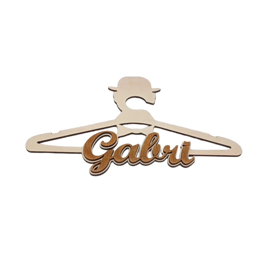 percha personalizada hombre